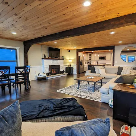 Modern Lakefront Retreat Near Brooklyn And Jackson Michigan